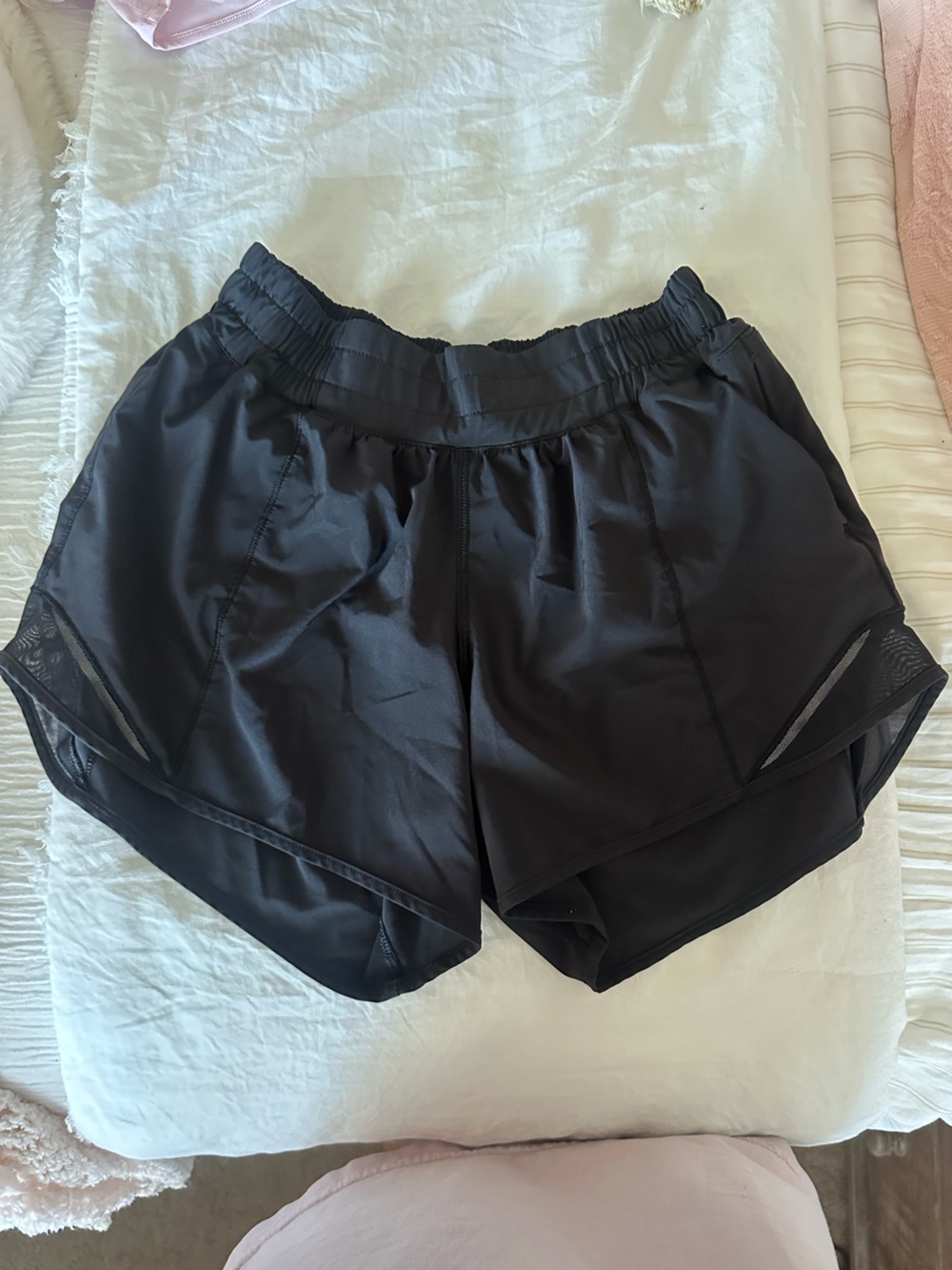 Black lulu short size 4, 4”